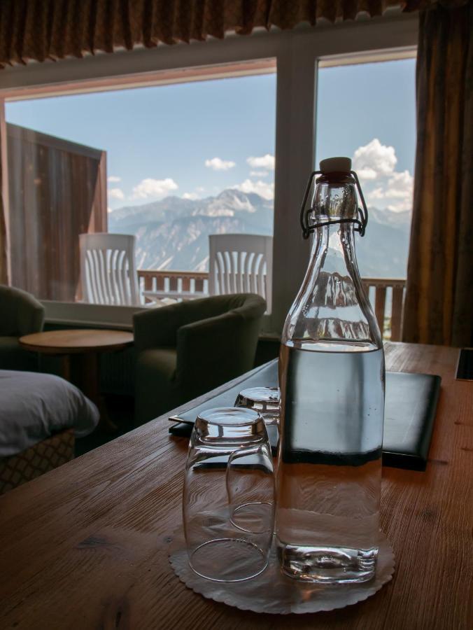 Hotel-Restaurant Le Mont Paisible, Crans-Montana Exteriör bild