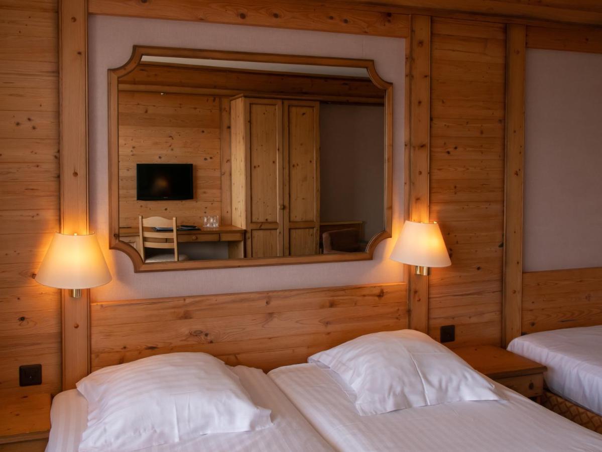 Hotel-Restaurant Le Mont Paisible, Crans-Montana Exteriör bild