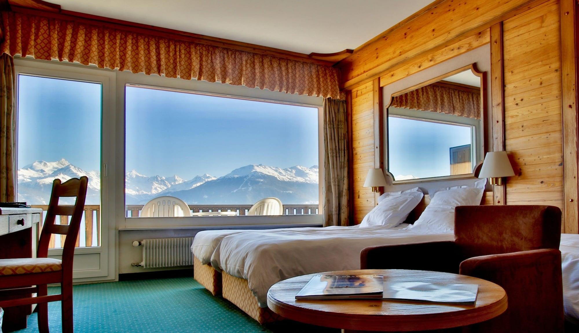Hotel-Restaurant Le Mont Paisible, Crans-Montana Exteriör bild