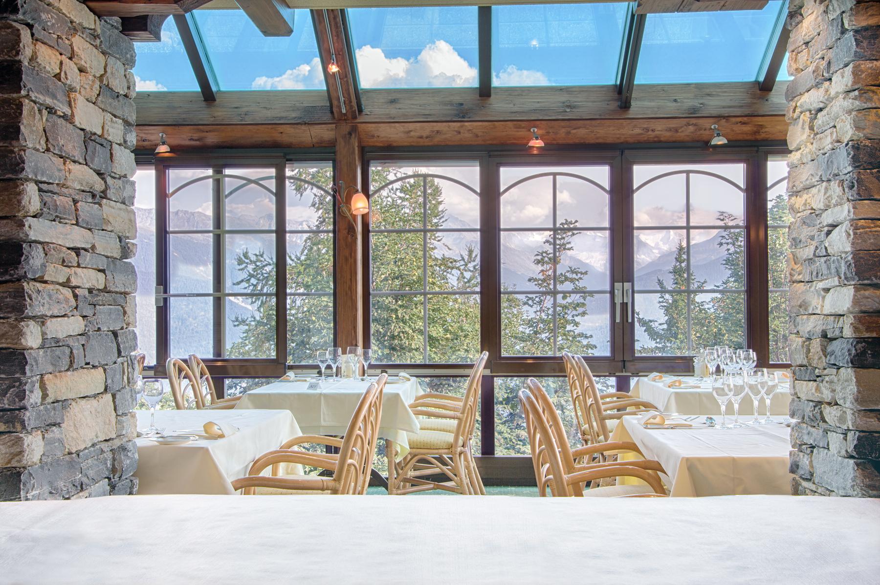 Hotel-Restaurant Le Mont Paisible, Crans-Montana Exteriör bild